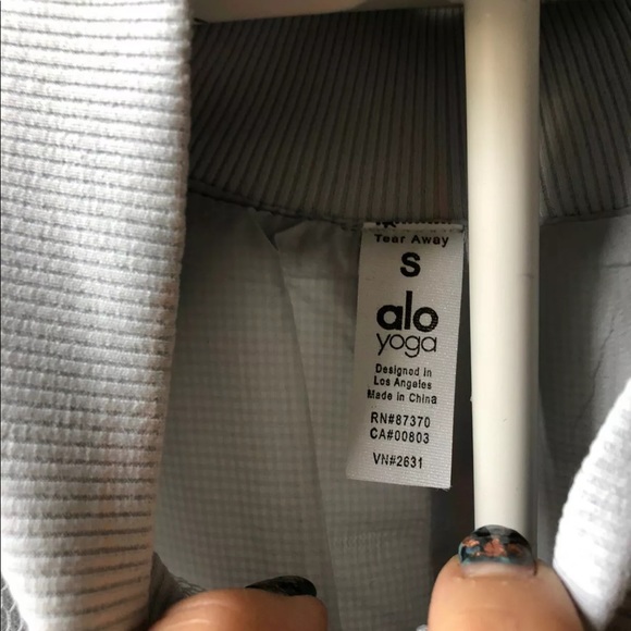 Alo Yoga Field Bomber Jacket Dove Grey Size S NWT - Picture 7 of 8